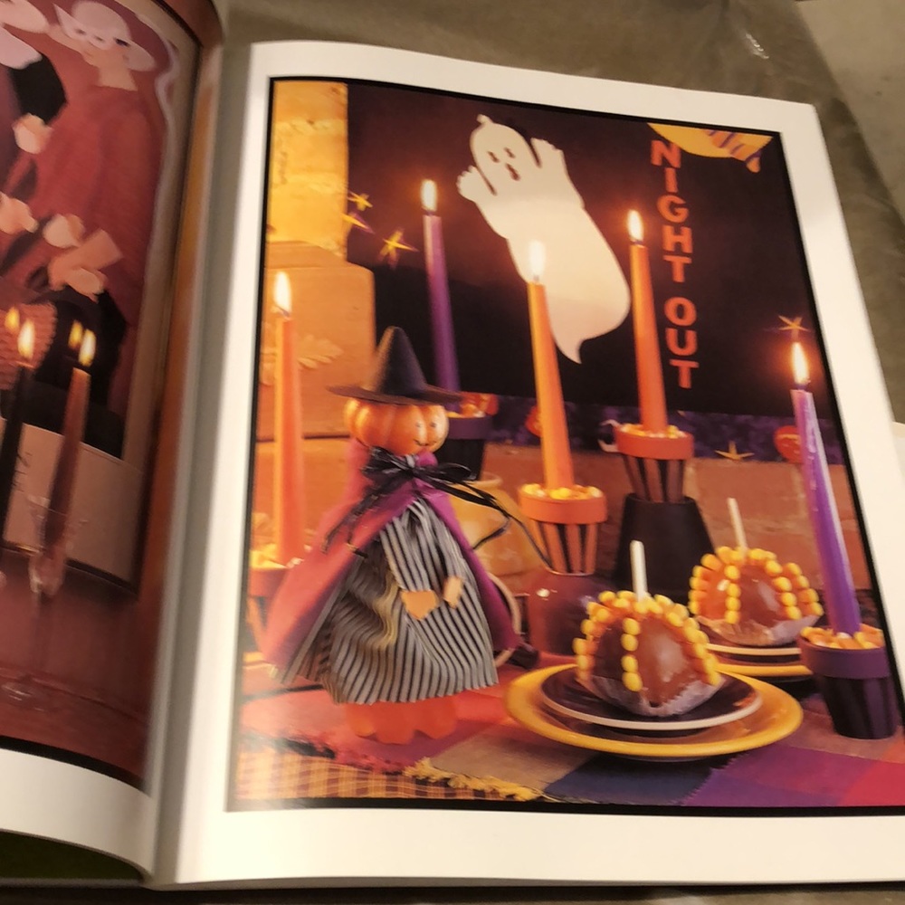 Halloween Fun Books: Decorating & Projects 🎃 - Picture 10 of 16